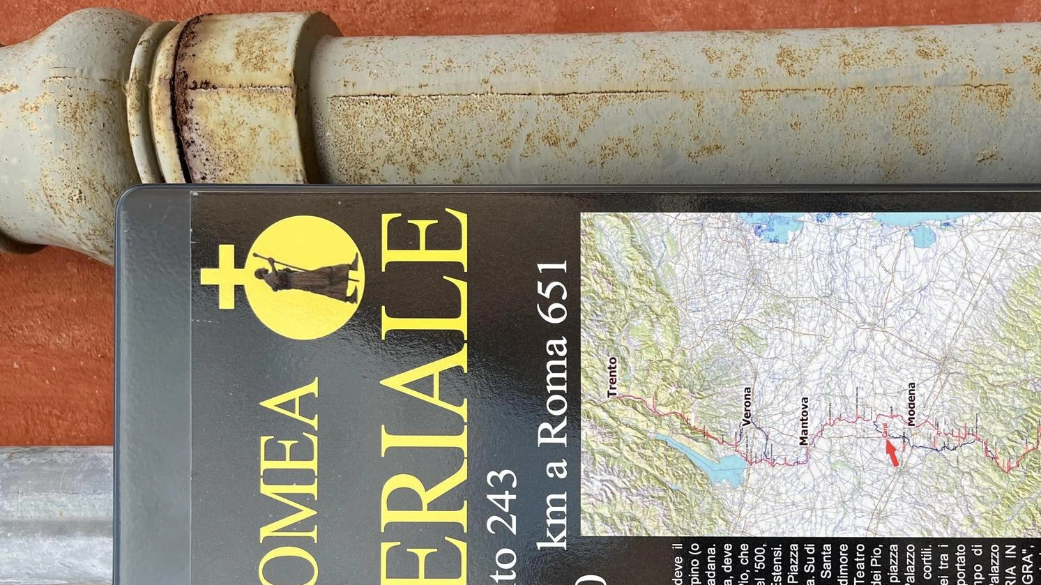 Carpi si inserisce nella Via Romea Germanica Imperiale, antica rotta di 600 km da Trento ad Arezzo, ora percorribile a piedi e in mountain bike.