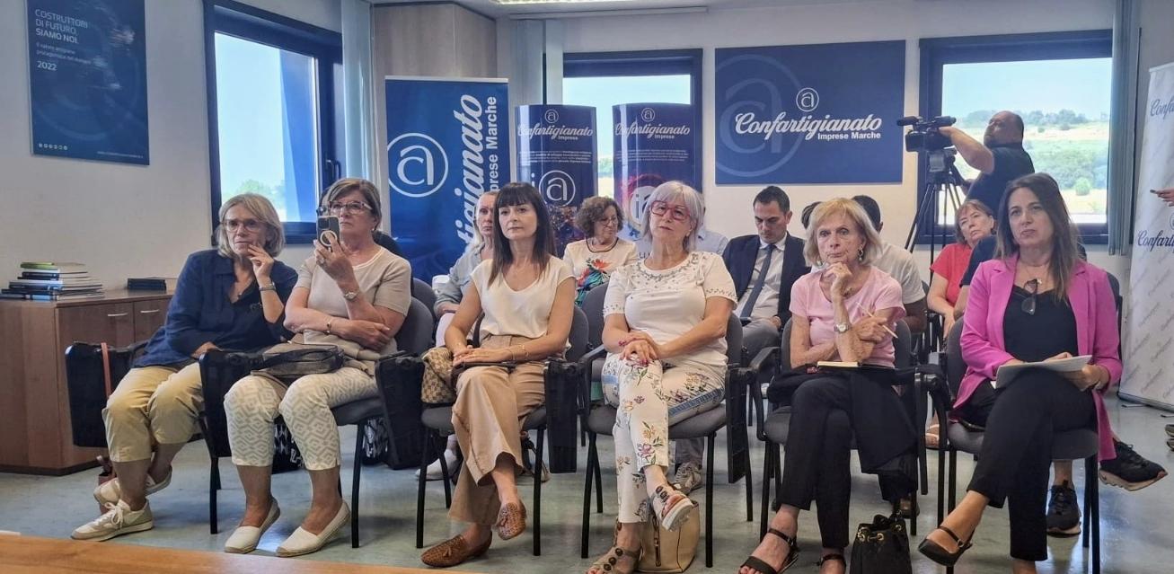 Parrucchieri ed estetiste come sentinelle contro la violenza sulle donne Parrucchieri ed estetiste come sentinelle contro la violenza sulle donne