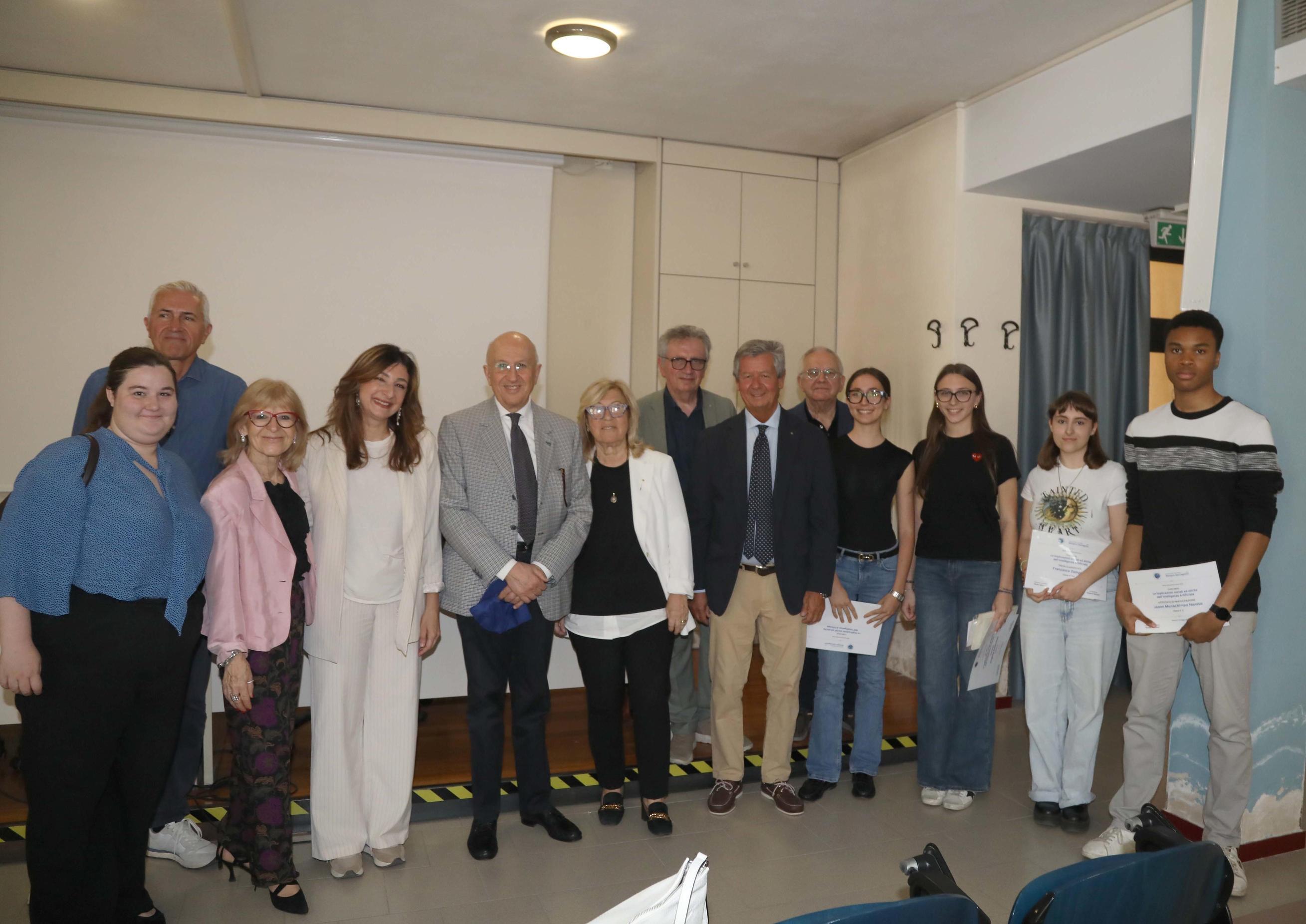 intelligenza artificiale quali risvolti premiati studenti del liceo scientifico da Ilrestodelcarlino.it intelligenza artificiale quali risvolti premiati studenti del liceo scientifico