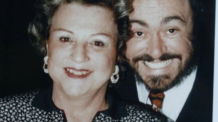Addio a Franca Corfini. La moglie del prof Strata si è spenta sabato scorso: "Pavarotti, un amico vero"