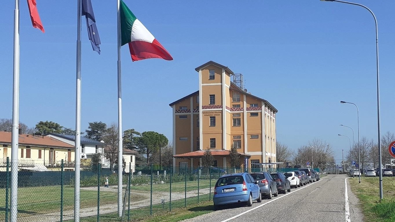 Il Comune di Castel San Pietro ha aggiunto 30 nuovi posti auto vicino alla stazione grazie alle condizioni meteo favorevoli. L'intervento risponde alle esigenze dei cittadini che utilizzano il treno per spostamenti vari.