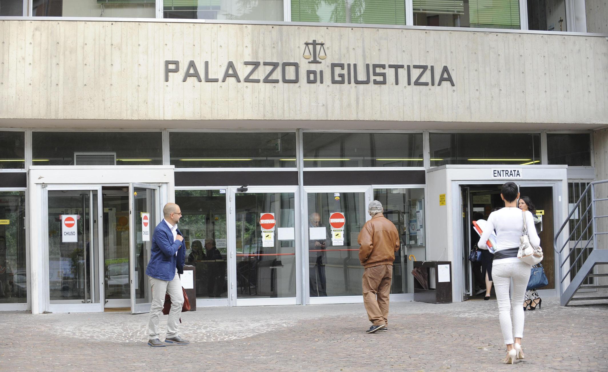 violenza sessuale la 14enne conferma tutto da Ilrestodelcarlino.it violenza sessuale la 14enne conferma tutto