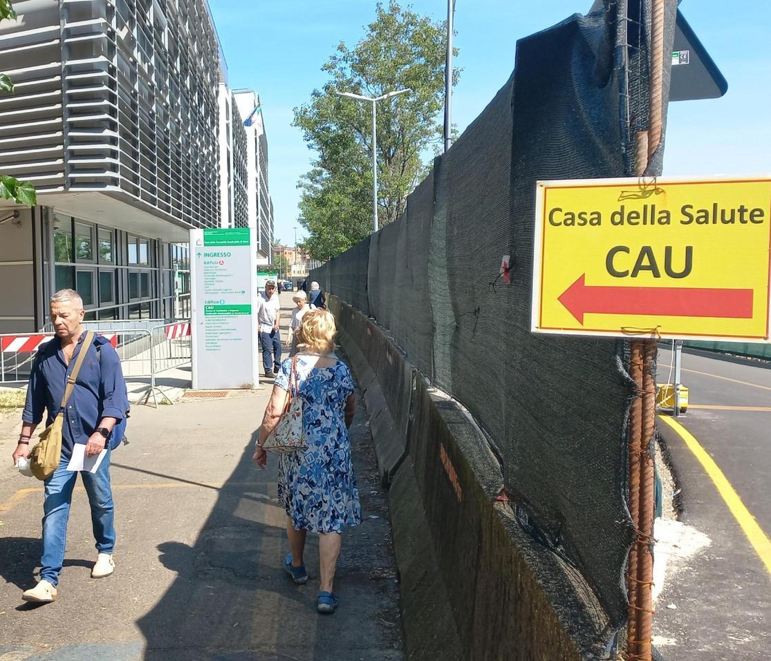 cau chiuso e ospedale dimezzato l opposizione appoggia i sindaci