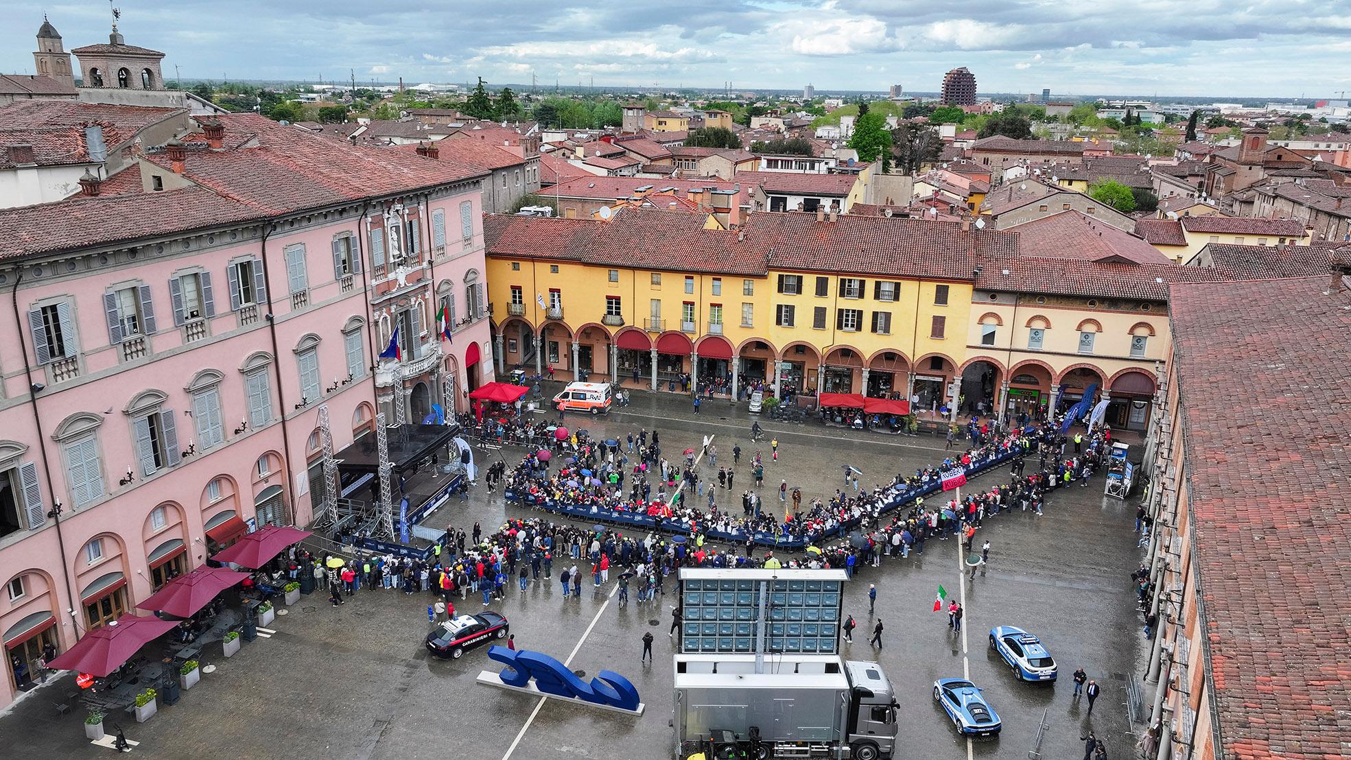 Il Carlino omaggia i suoi lettori a Imola, compleanno speciale alla Sala Bcc Il Carlino omaggia i suoi lettori a Imola, compleanno speciale alla Sala Bcc
