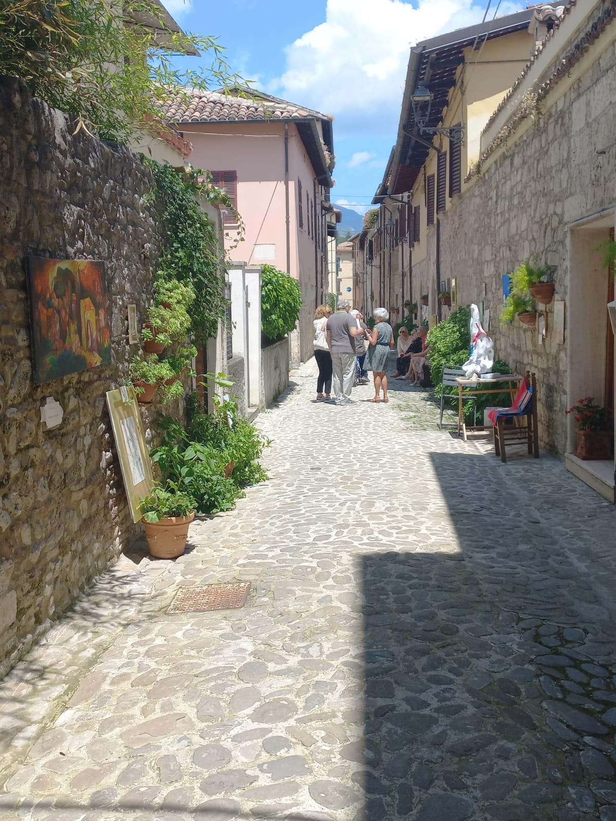 Lunghiana, la rua diventa una galleria a cielo aperto Lunghiana, la rua diventa una galleria a cielo aperto