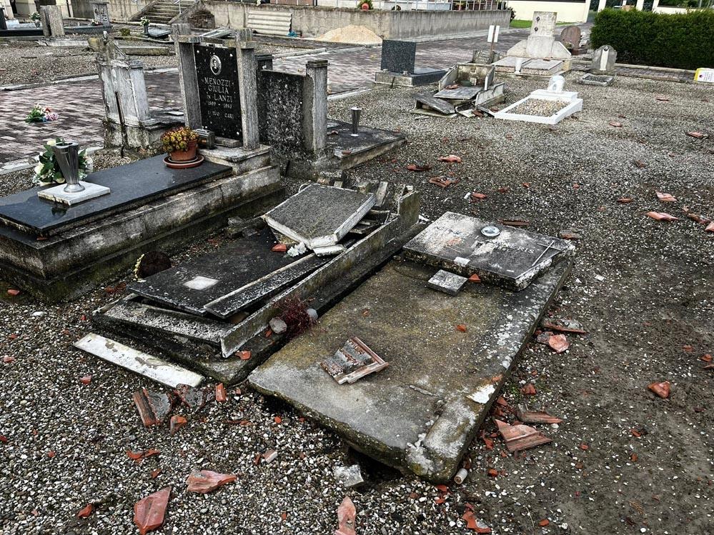 Tromba d’aria devasta il cimitero di Santa Vittoria a Gualtieri