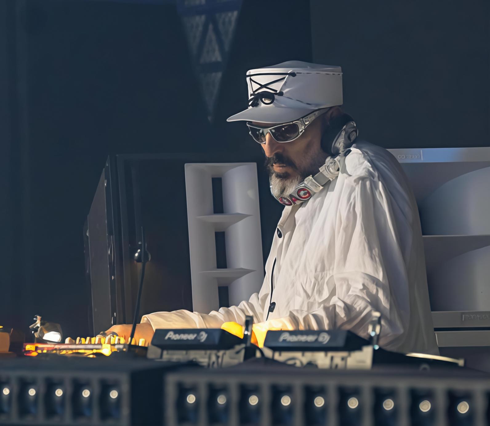 gigi d8217agostino ralf e angello sfilano i dj nelle notti dello space