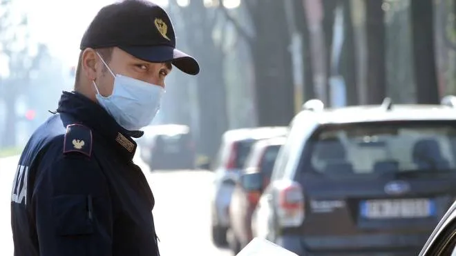 Dieci poliziotti della Questura di Rimini stanno finendo la quarantena: un loro collega è positivo al virus