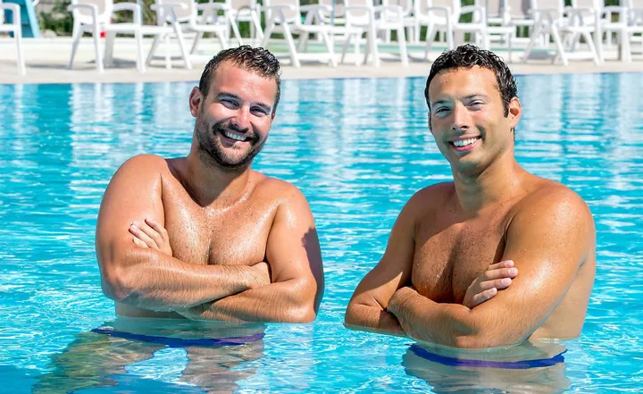 Da sinistra: Niccolò Beni e Mirco Di Tora, nuotatori, entrambi classe 1986, con esperienze ai Giochi Olimpici di Pechino 2008 e Londra 2012