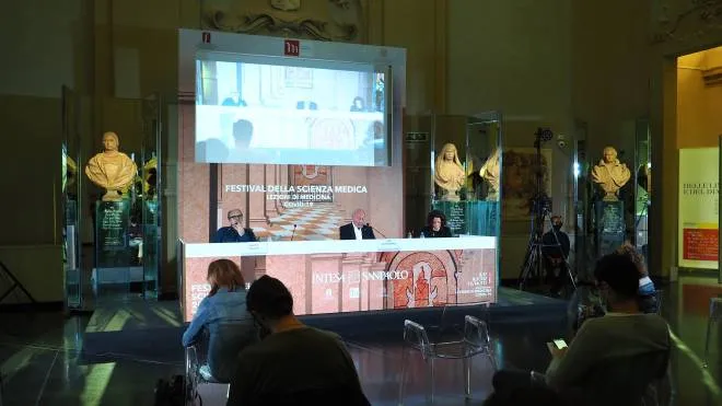 240920 - conferenza stampa presentazione Festival della Scienza Medica con Fabio Roversi Monaco e Gilberto Corbellini