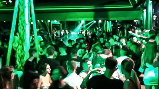 24-07-2021 Rimini - discoteche disco balli ingressi ai tempi del covid 19 Corona Virus - interni del Musica - assembramenti photo SPADAZZI - Petrangeli