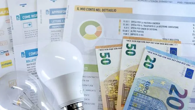 BOLLETTE BOLLETTA ENERGIA EURO SOLDI ELETTRICITA' LAMPADINE