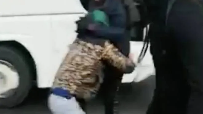 Un fotogramma del video dello scontro