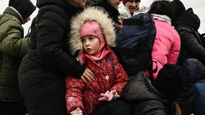 La fuga dei profughi Ucraina dal loro Paese invaso dalla Russia di Putin. In provincia ne sono arrivati 81 per ora