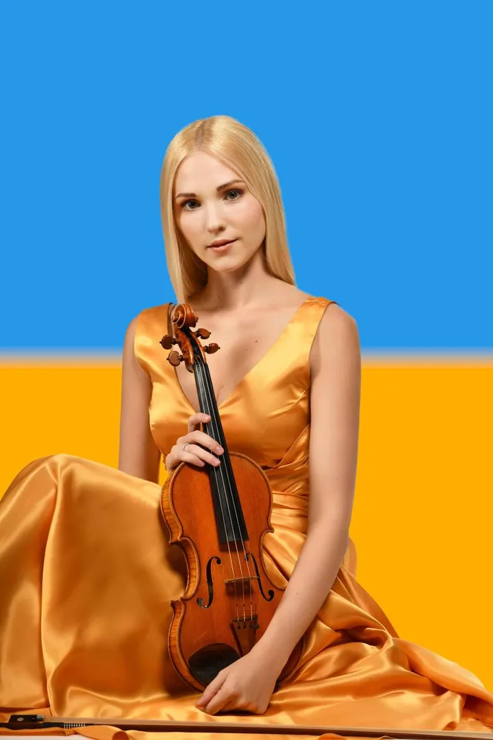 La violinista ucraina Anastasiya Petryshak , sarà sul palco del teatro Nuovo