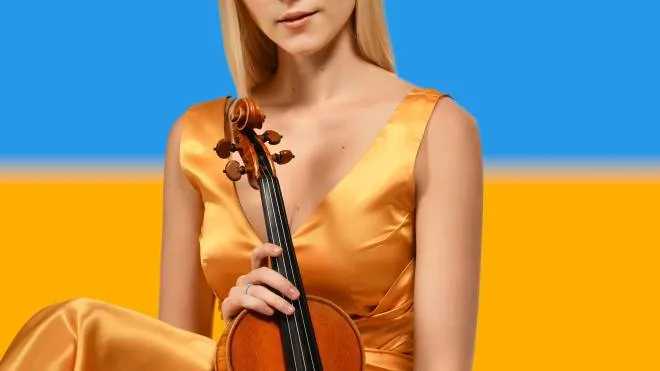 La violinista ucraina Anastasiya Petryshak , sarà sul palco del teatro Nuovo