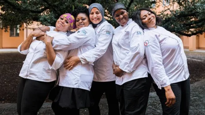 Le donne migranti del ristorante Roots pronte a stupire con ricette innovative e internazionali