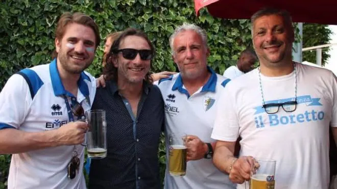 Da sinistra: il vicepresidente Corrado Boccazzi, l’allenatore Marco Iotti, il suo vice Luigi Brunazzi e il team manager Damiano Vaccari