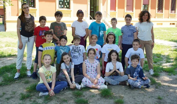 Gli alunni della classe 4A della scuola primaria Demetrio Benni, che hanno studiato la storia del loro territorio