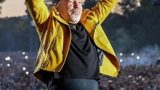 Vasco Rossi, 70 anni, torna per un concerto in riva al Santerno dopo 17 anni dall’ultima esibizione