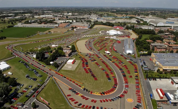 Una panoramica. della pista di Fiorano per la festa dei 60 anni della Ferrari