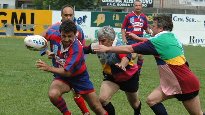Una fase di gioco degli Old della Rugby Rovigo