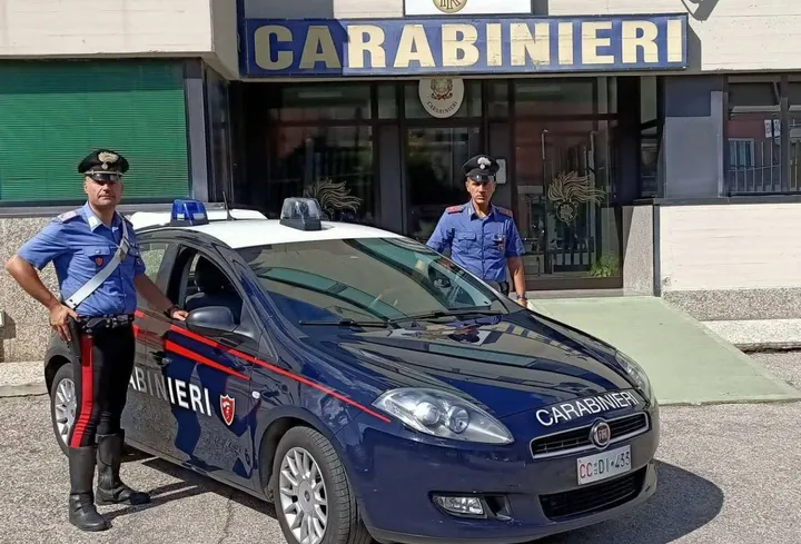 Il giovane che ha tentato di rubare alcolici in un supermercato di via Bologna è stato arrestato dai carabinieri di Cento