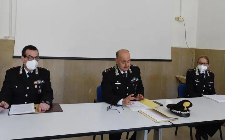 Il tenente Federico Pellegrini, il colonnello Massimiliano Mengasini e il capitano Giulia Maggi (Calavita)