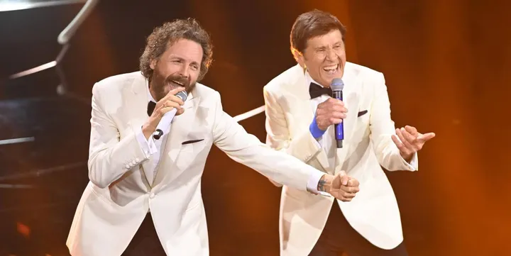 Il travolgente duetto di Jovanotti e Gianni Morandi al Festival di Sanremo: la coppia ora è anche disco di platino