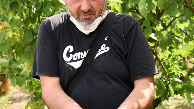 LO SCENARIO Massimo Mosesini coltiva i campi ad Aguscello con la sua famiglia