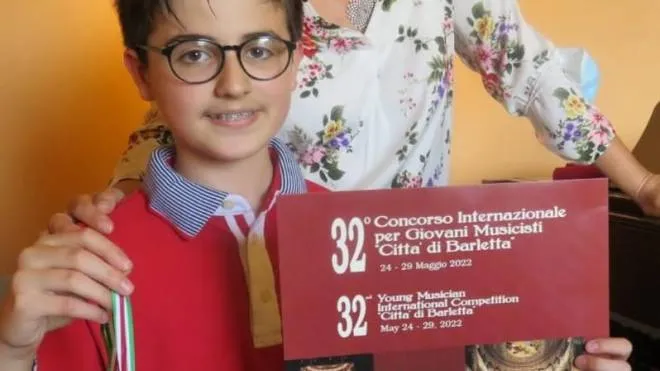 Il pianista tredicenne Lorenzo Di Nicola con Mirthe Goldman