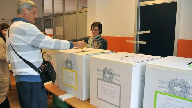 I bolognesi chiamati a esprimersi sui cinque quesiti del. referendum domani sono 290mila