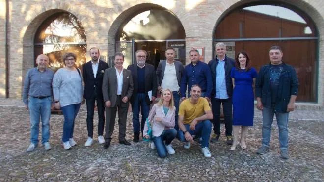 Il nuovo sindaco eletto domenica Mauro Graziano con la sua squadra al castello malatestiano di Longiano