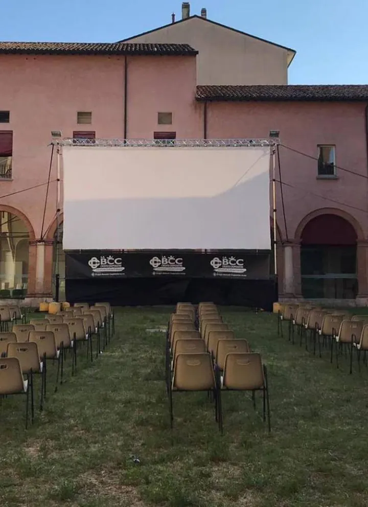 L’Arena del Carmine a Lugo, allestita per le proiezioni del cinema all’aperto