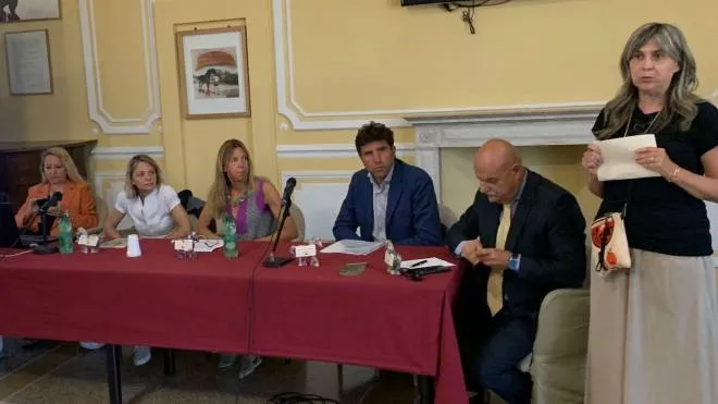 Roberta Ravello presenta i relatori del convegno ‘Correre pulito-L’ippica vincente’