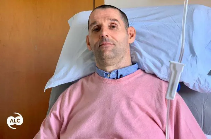 Federico Carboni, 44enne di Senigallia, è il primo italiano ad aver chiesto e ottenuto l’accesso al suicidio medicalmente assistito