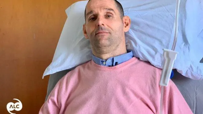 Federico Carboni, 44enne di Senigallia, è il primo italiano ad aver chiesto e ottenuto l’accesso al suicidio medicalmente assistito