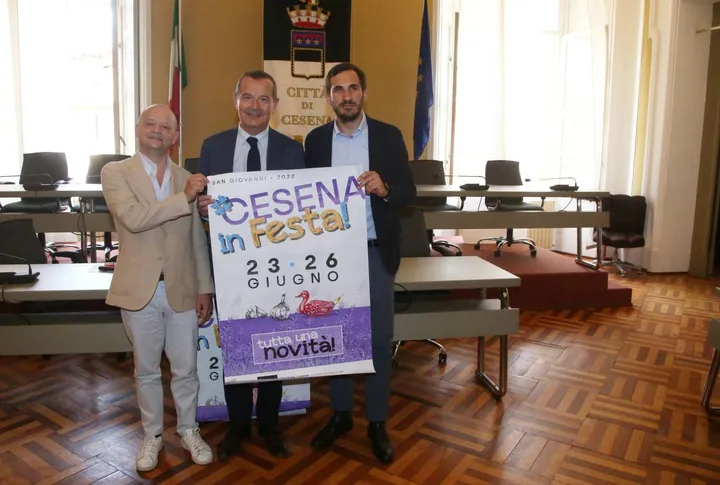 L’assessore al commercio Luca Ferrini, Luigi Bianchi di Cesena Fiera e il sindaco Enzo Lattuca