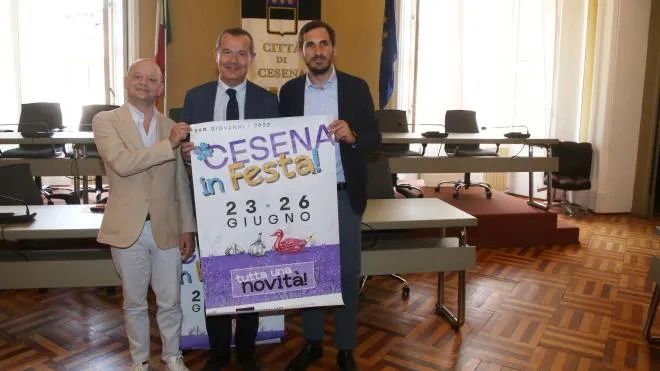 L’assessore al commercio Luca Ferrini, Luigi Bianchi di Cesena Fiera e il sindaco Enzo Lattuca