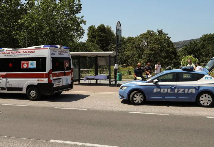La polizia martedì scorso sul luogo della tragedia, in via Solferino