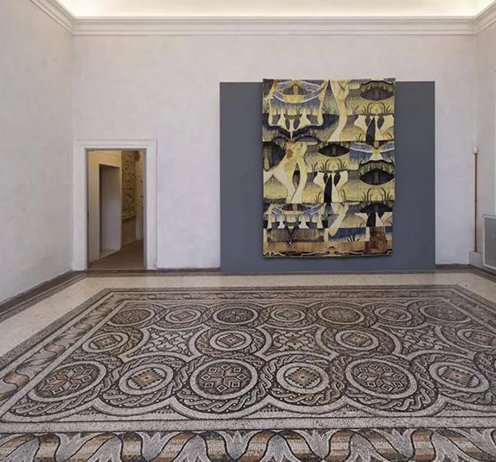L’opera ‘Fragments’ di Maurizio Donzelli nella sala Mosaico della Classsense