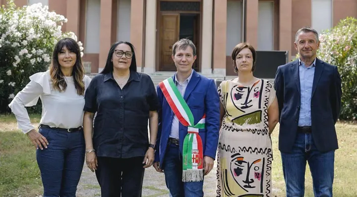 Da sinistra: Catia Conficoni, la futura vicesindaco Silvia Zoli, il sindaco Billi, Federica Pierotti e Massimo Paolini