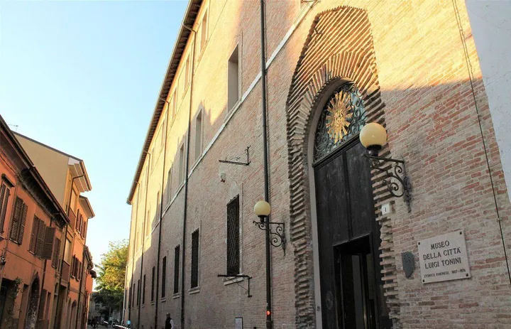 L’ingresso del Museo della Città in via Tonini nel centro storico di Rimini