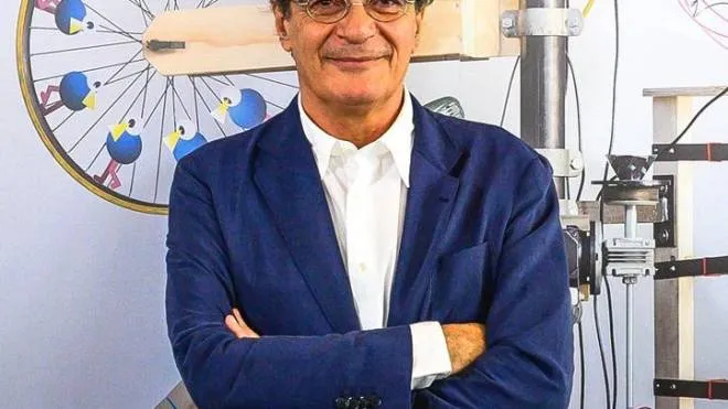Mario Martone, il regista napoletano 62enne che quest’anno è stato al centro della Mostra Internazionale del Nuovo Cinema