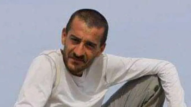 Michele Sensini, 47 anni, giornalista e guida escursionistica di Fiastra, è stato trovato morto in un dirupo mercoledì sera nella zona del lago