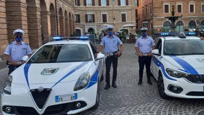 La Polizia locale di Osimo in pieno centro