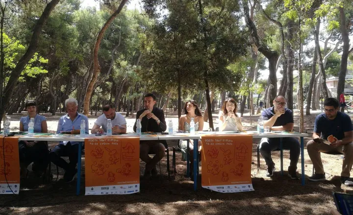 La presentazione nella pineta di Porto Sant’Elpidio con organizzatori e autorità