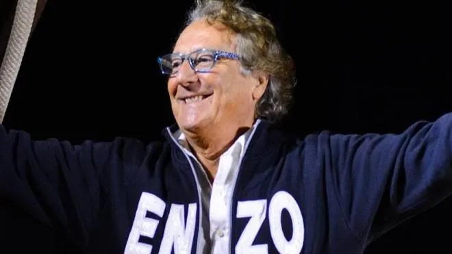 Il comico Enzo Iachetti, 69 anni, sabato sarà ospite a ’Teatrando di paglia’