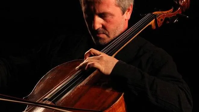 Mario Brunello è uno degli interpreti più apprezzati del violoncello