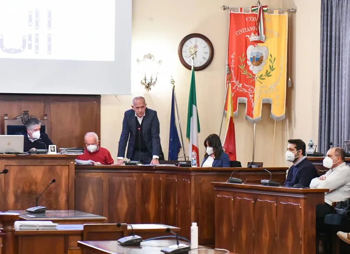 L’ultima seduta del Consiglio comunale della precedente legislatura; sabato la prima adunata della nuova assise civica con inizio dei lavori alle 18